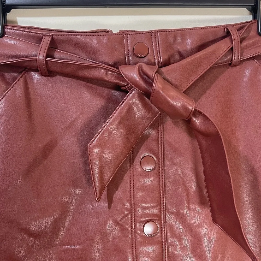 Abercrombie & Fitch Brown Vegan Faux Leather Mini Skirt Sz. Medium NWOT